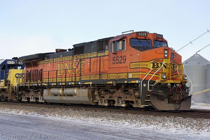 BNSF 5529 - Dash 9-44CW.JPG